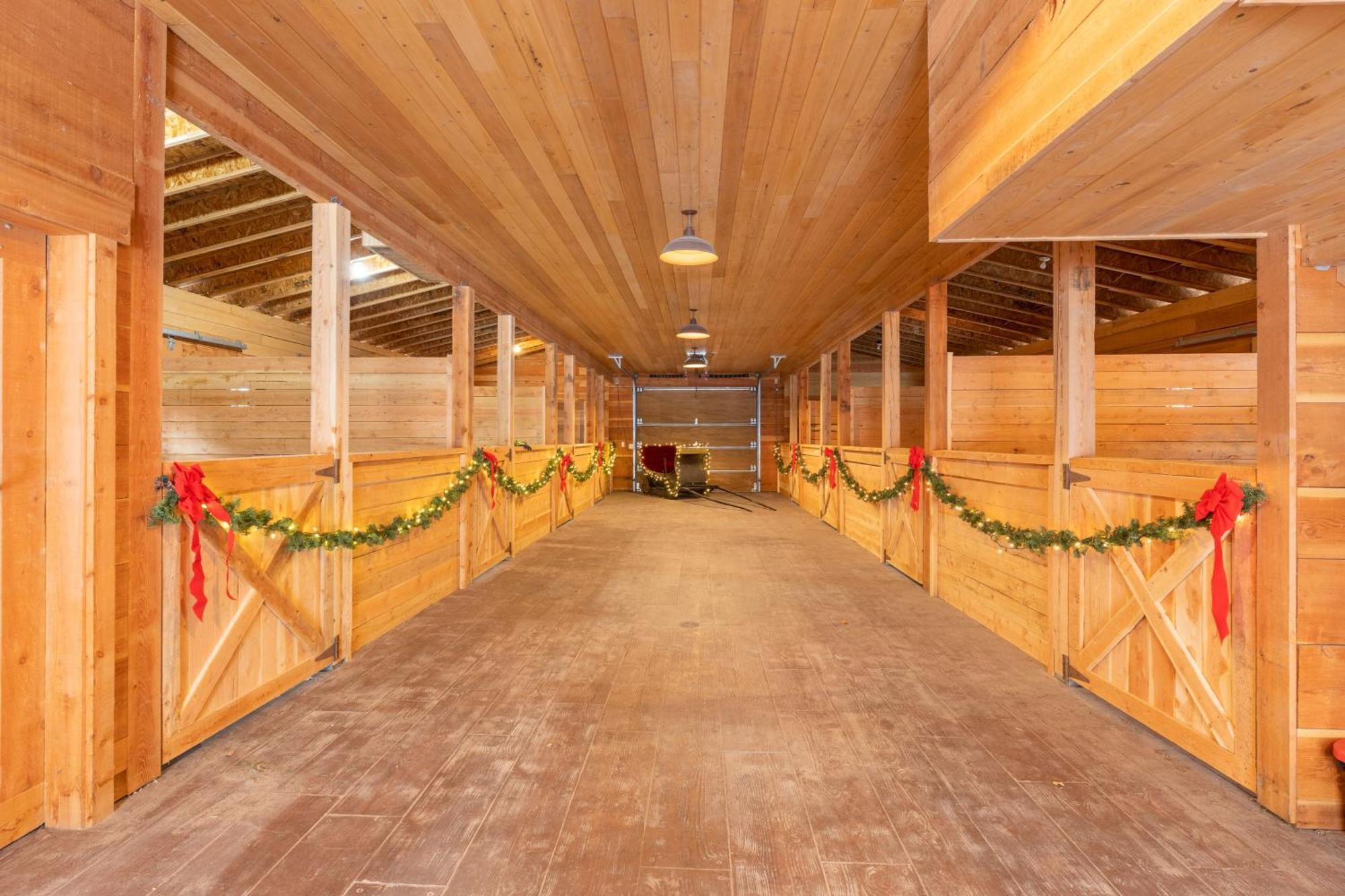 The Stalls At Whitefish Exteriör bild
